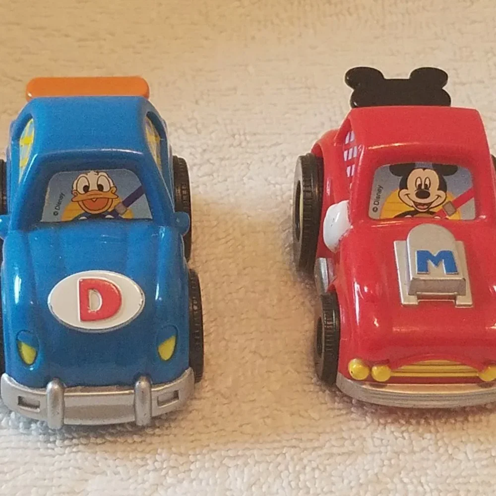Lot of 2 Disney Mickey Mouse & Donald Duck Toy Cars Mattel 2008 - Picture 3 of 5